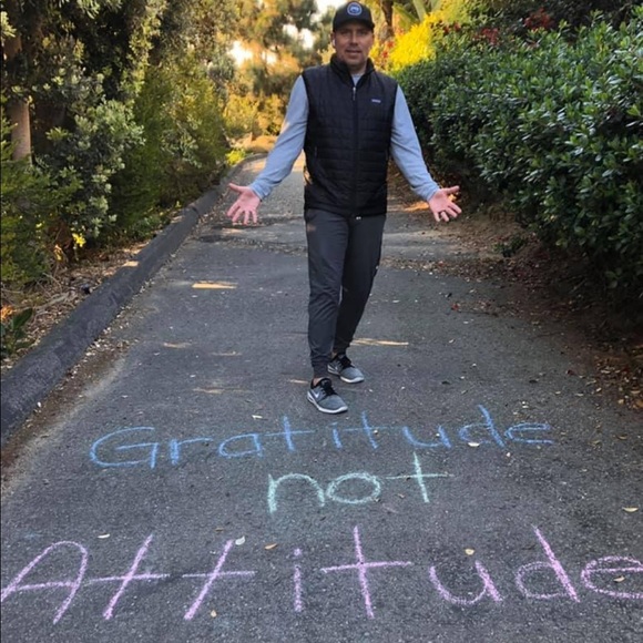 Meet your Posher, Tom ✌🏼 - Picture 4 of 4